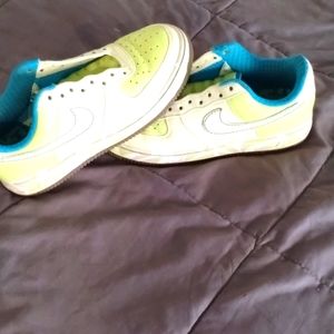 Wmns Nike Air Force 1 07 Premium White Lime.